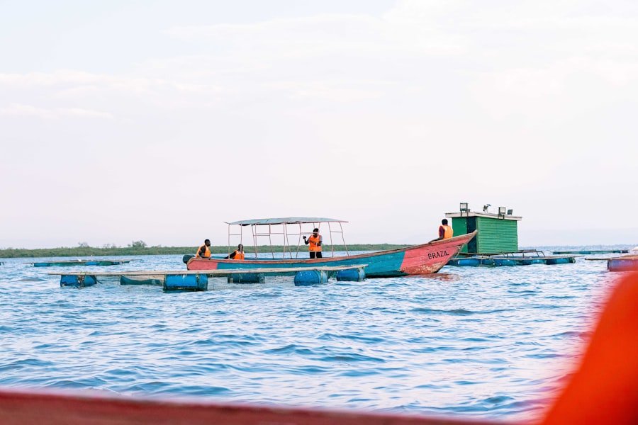 Photo truck towing boat