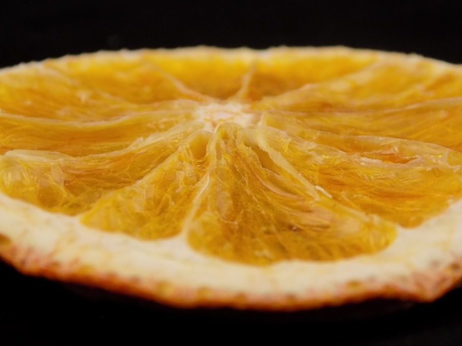 Photo How to zest citrus fruits without bitter pith?