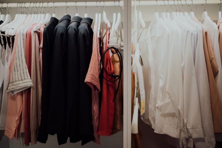 Photo "How to organize a closet?"