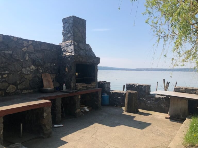Photo How do I choose a outdoor kitchen for my home?