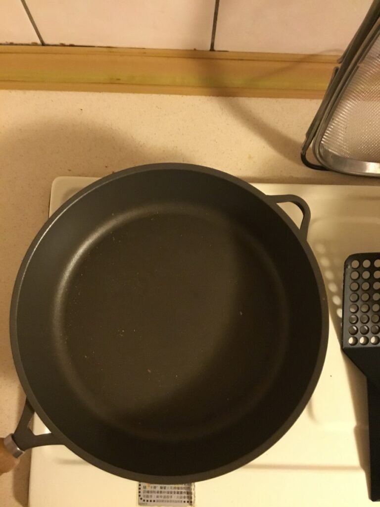 Photo How to prevent pancakes from sticking to the pan?