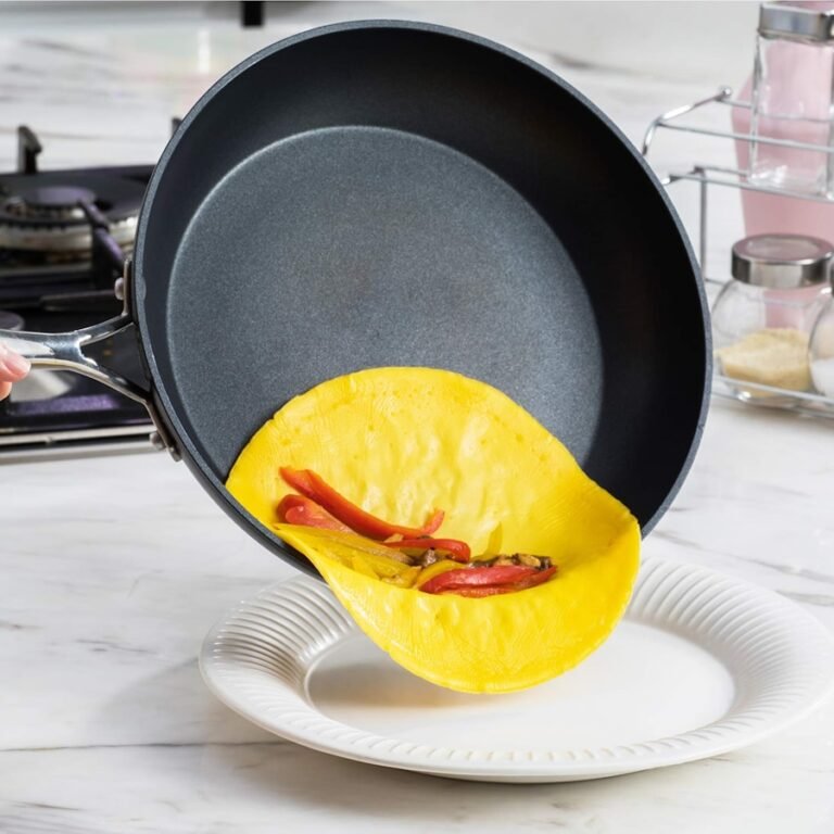Photo How to scramble eggs fluffy like diner style?