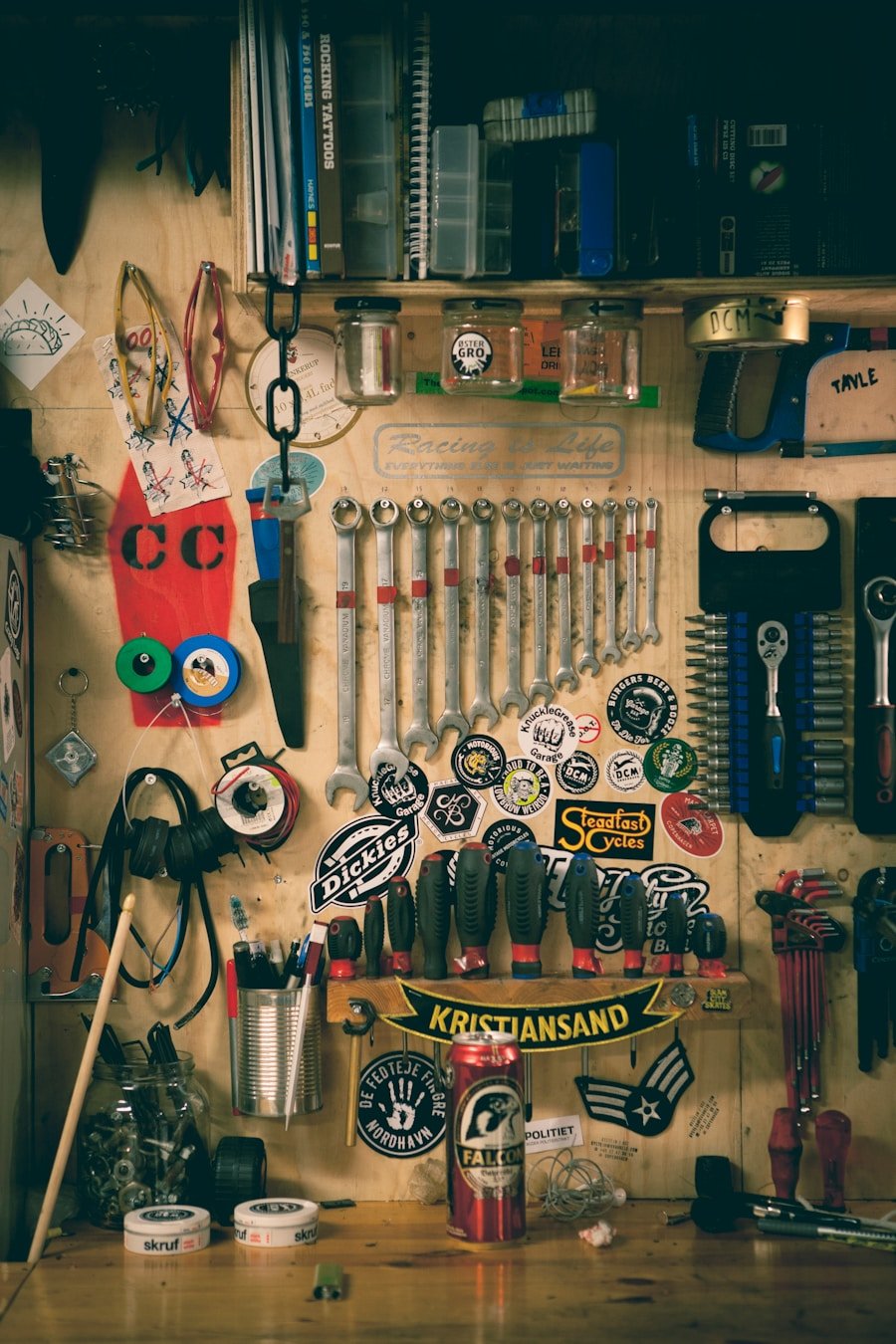 Photo "How to use a tool pegboard effectively?"