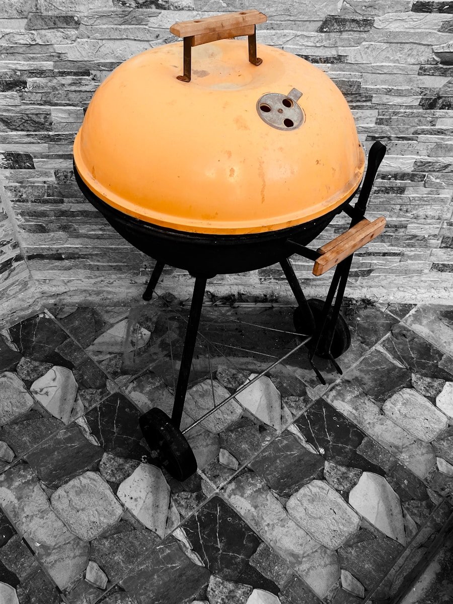 Photo How do I choose a charcoal smoker for my home?