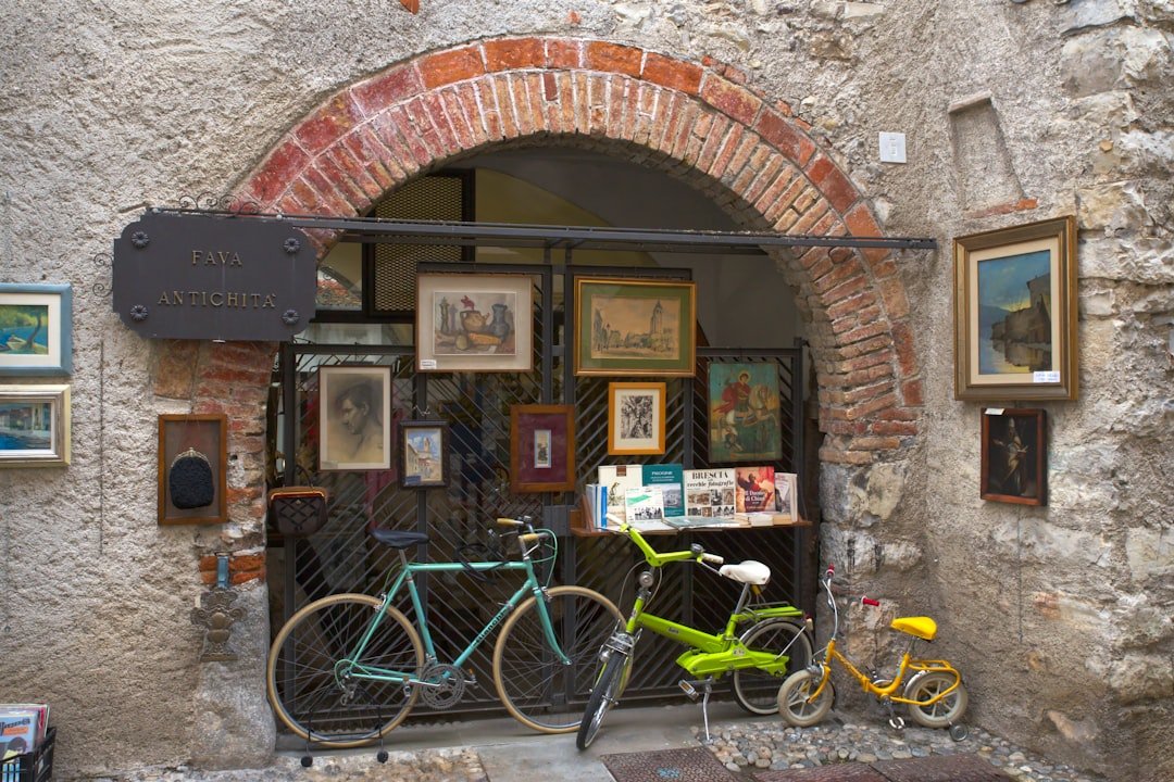 Photo Second-hand market