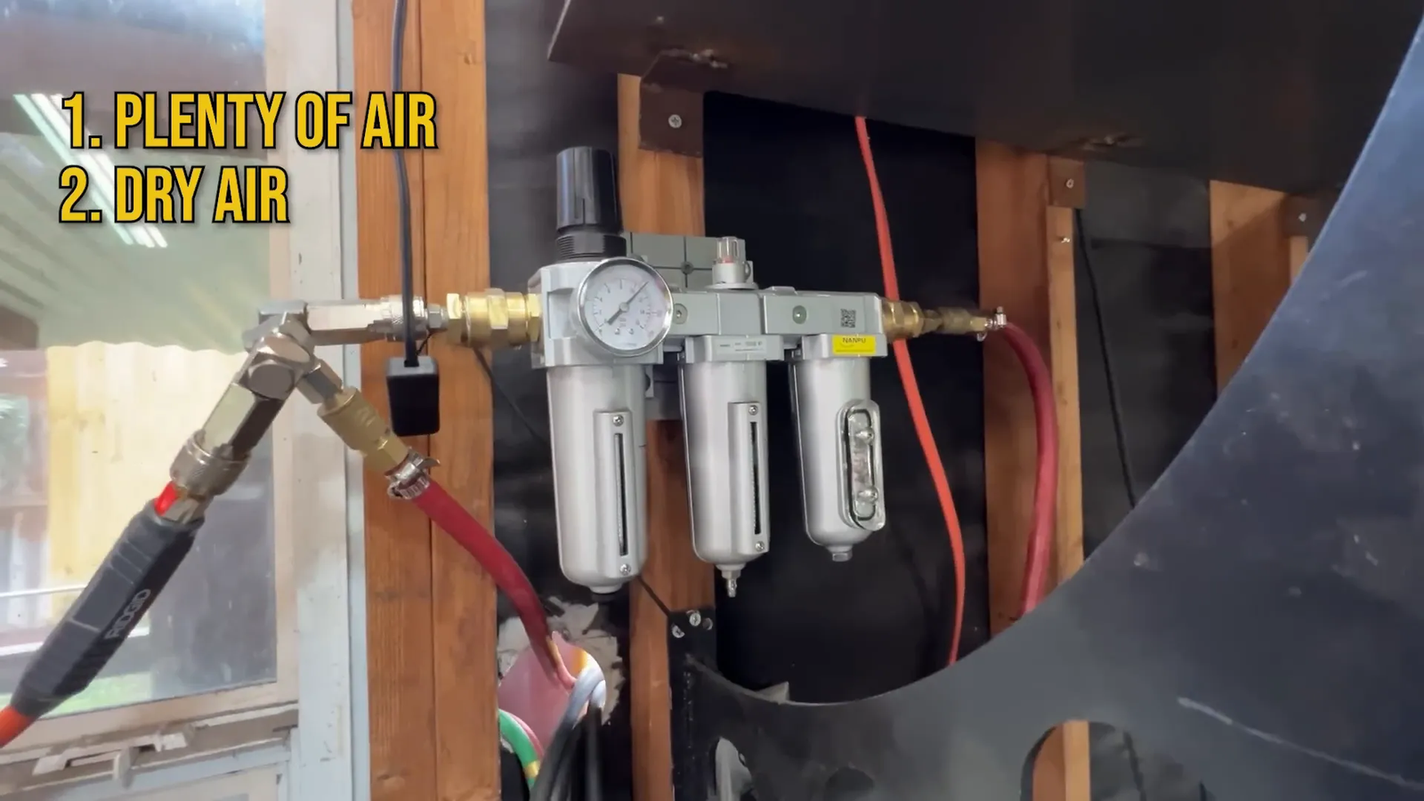 Compressor setup with dry air filter for plasma cutting