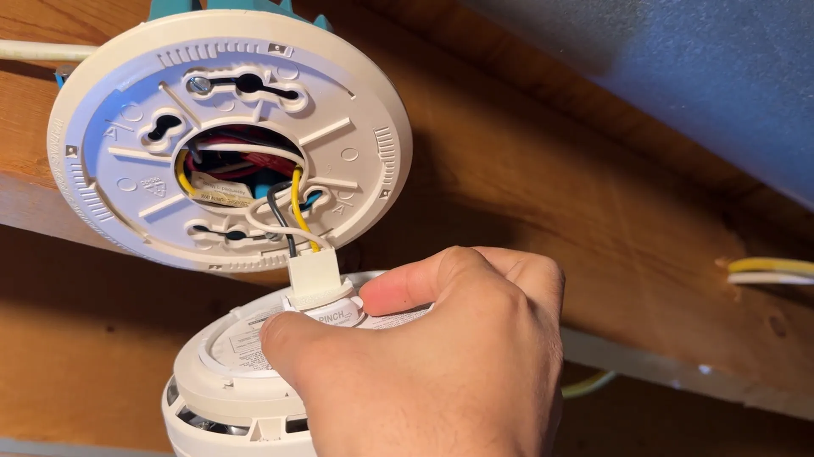 Removing old smoke and carbon monoxide alarm