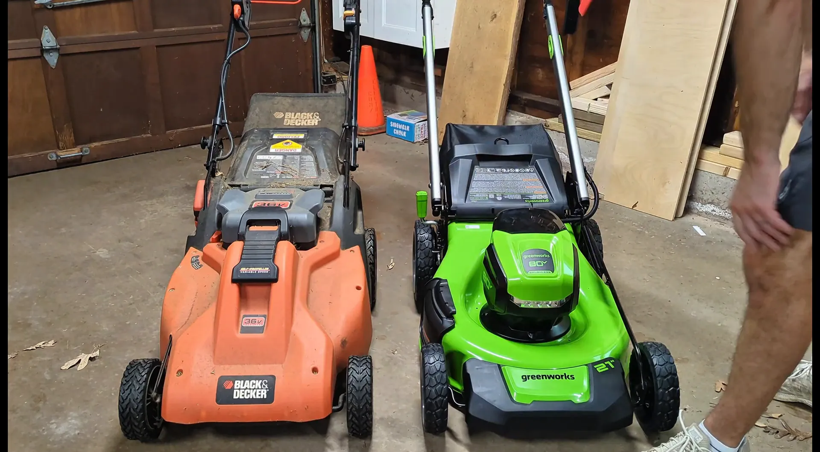 Comparison between Greenworks and BLACK+DECKER lawnmowers