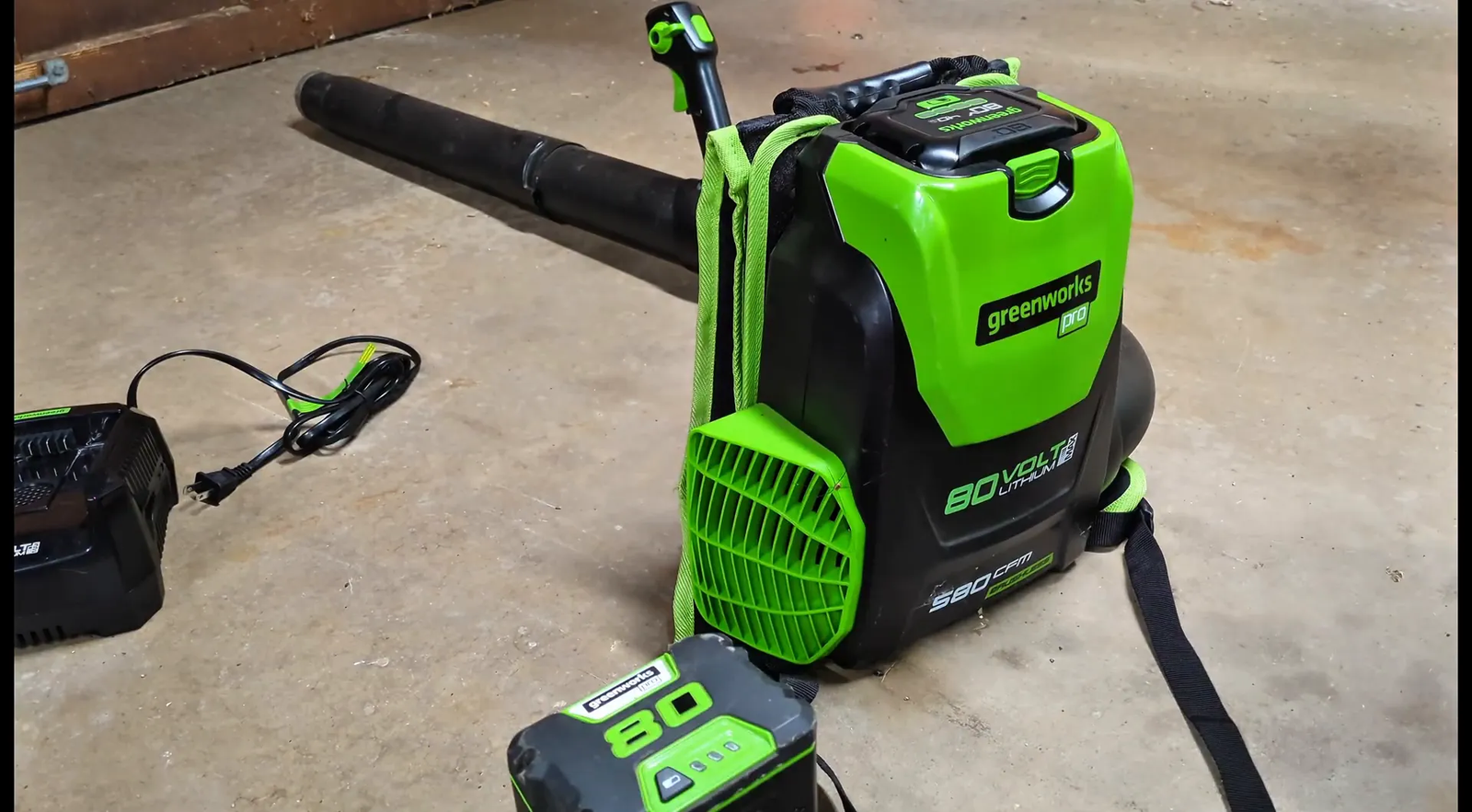 New Greenworks 80v battery fitting into backpack leaf blower