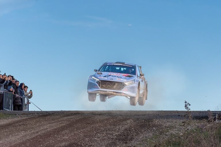 Photo jump-start car