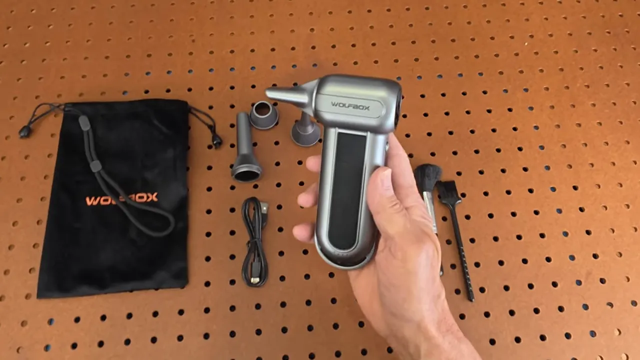 Close-up of the MF100 battery information