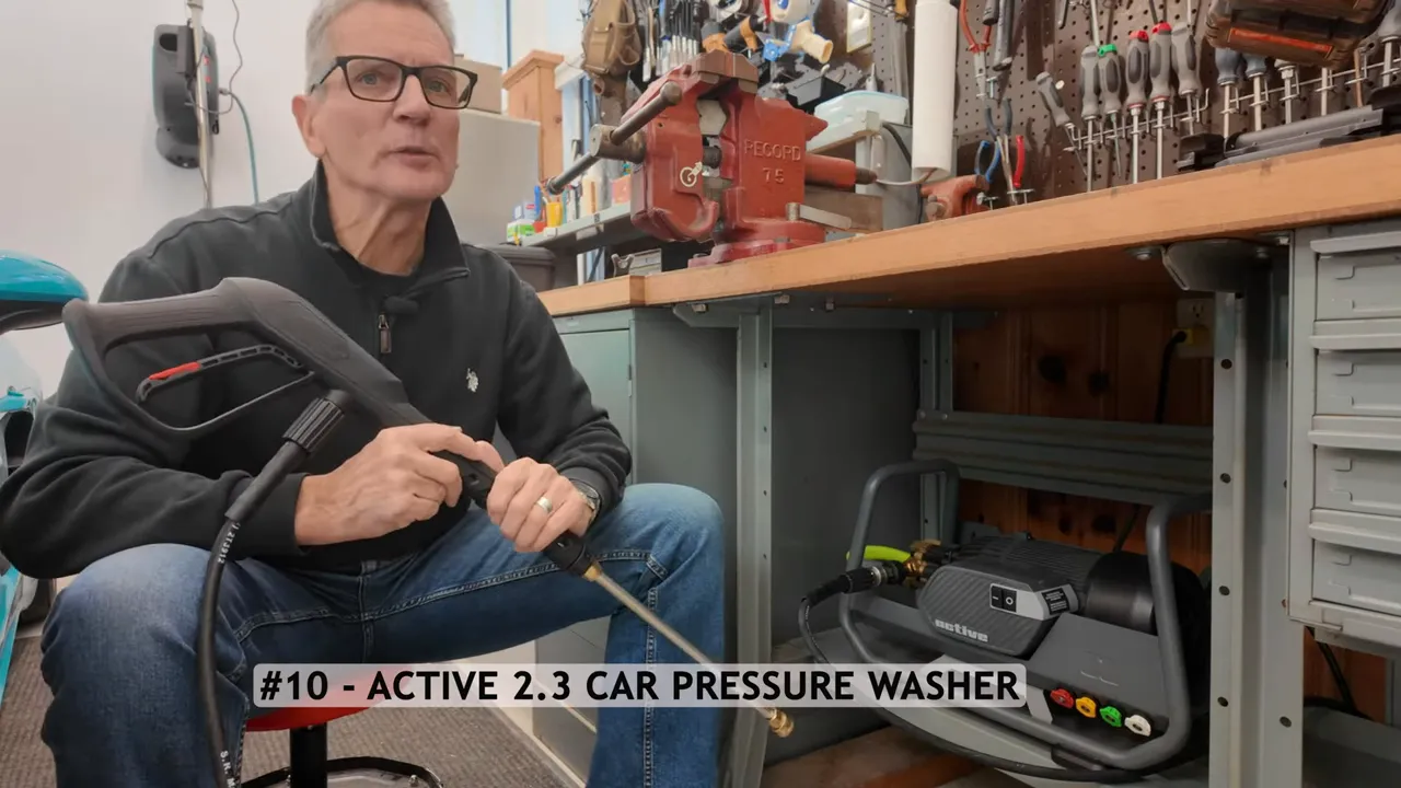ACTIVE 2.3 pressure washer and foam cannon working together