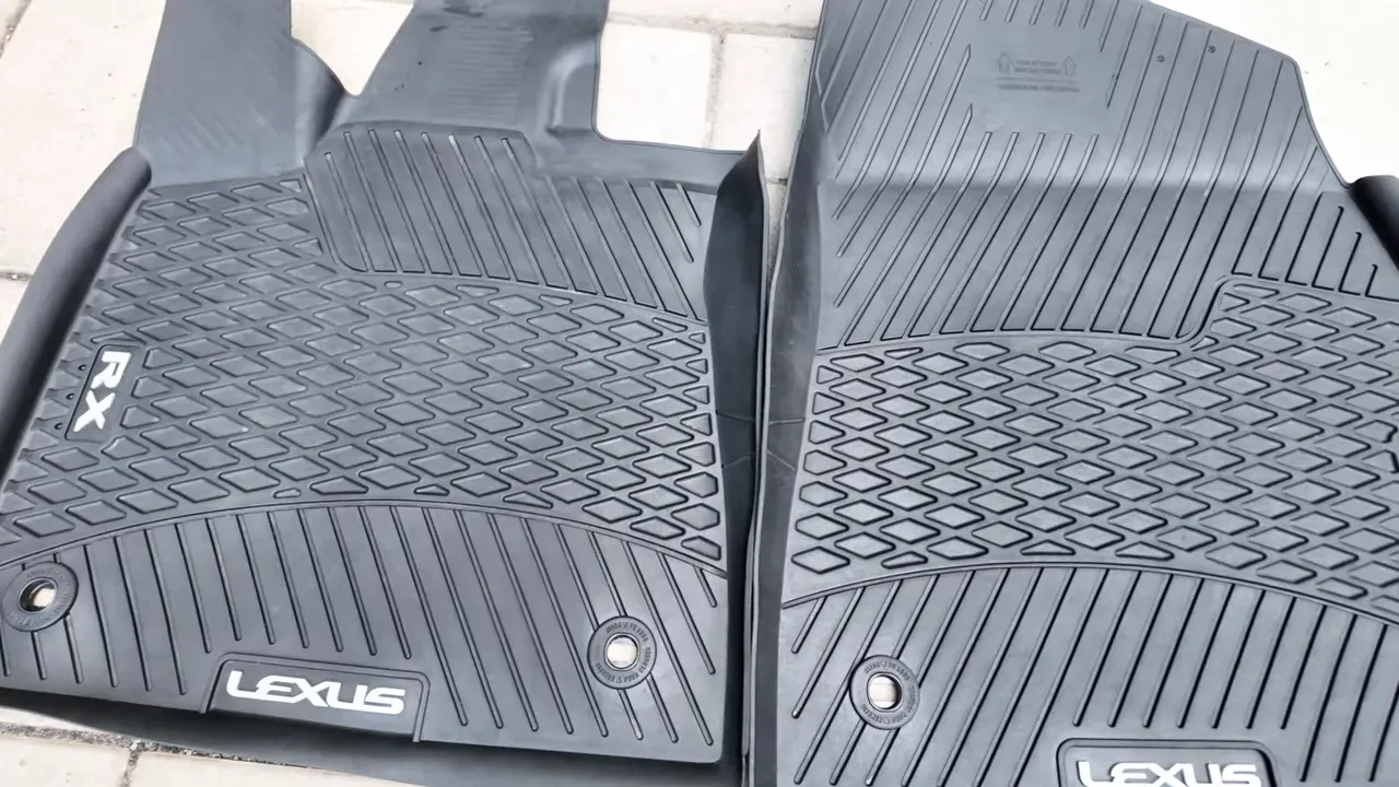 Clean rubber floor mat after the deep cleaning process