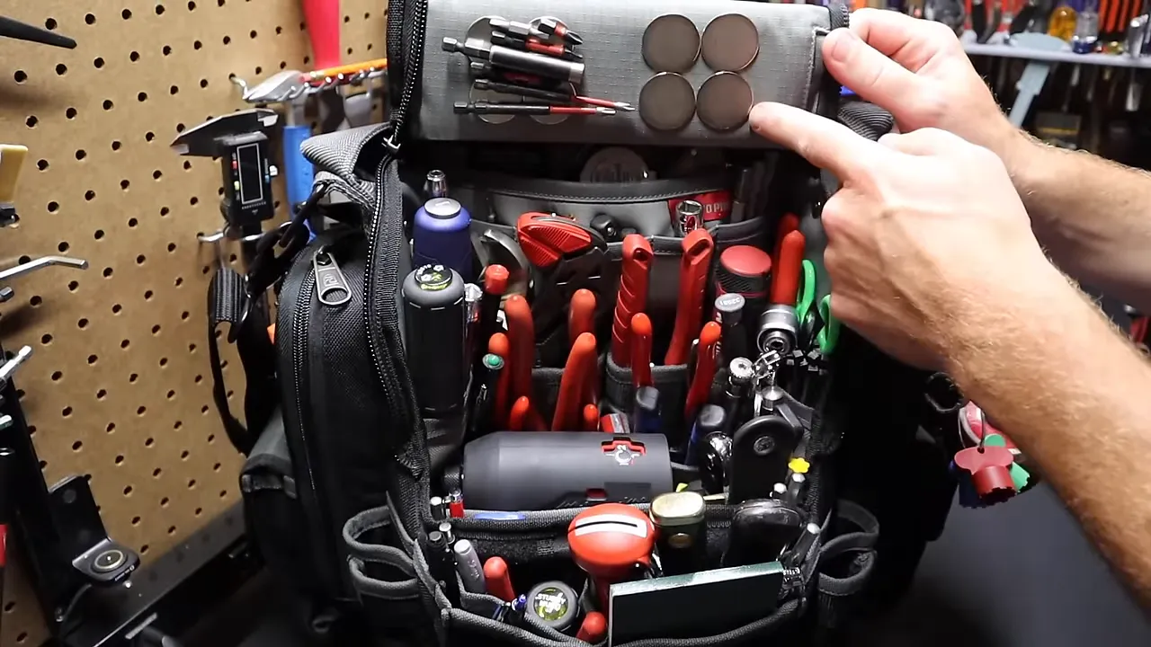 Top of Veto bag showing metal plate with magnets and bits